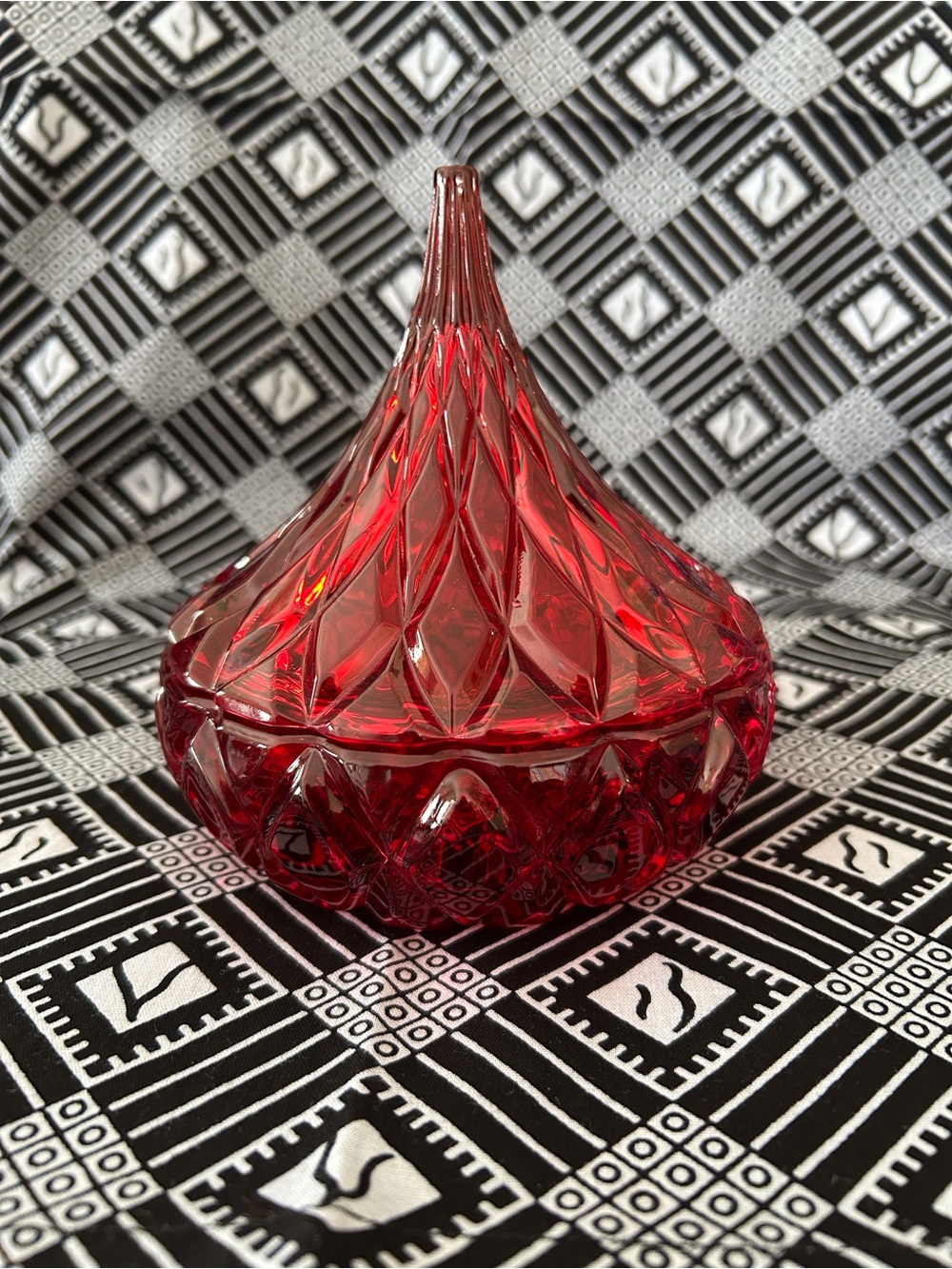 Godinger Shannon Crystal Hershey’s Kiss Lidded Candy Dish in Ruby Red